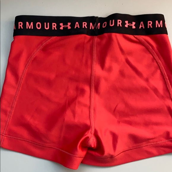 Under armour spandex shorts - Picture 2 of 2
